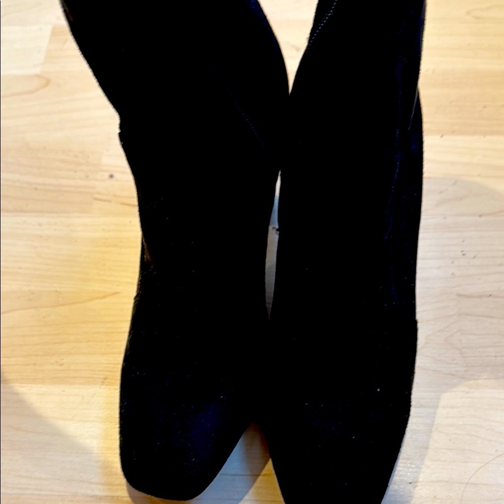 Elegant Black Suede Women's Boots